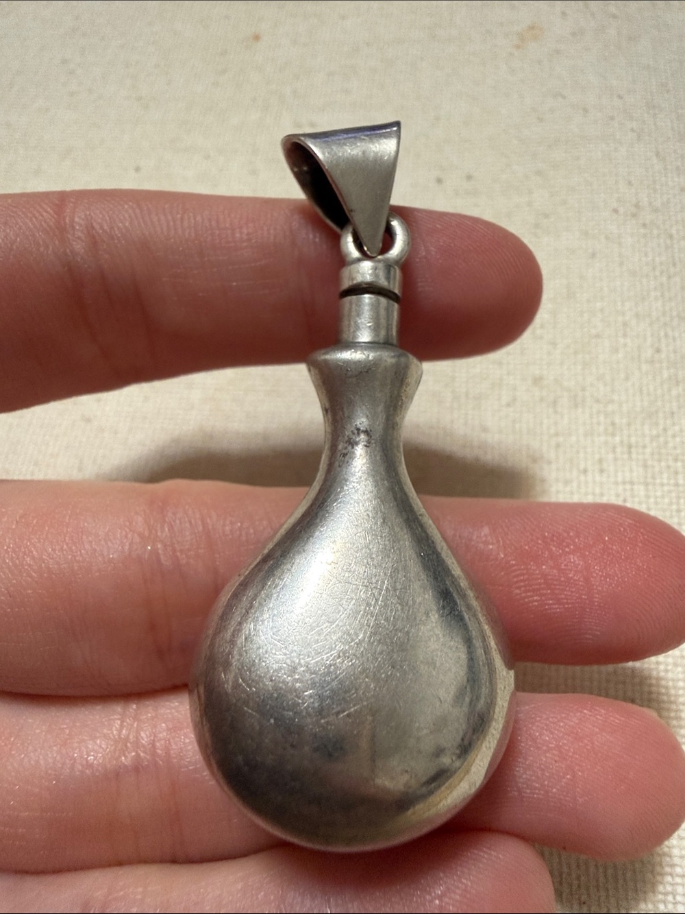 Vintage Sterling Silver925 Teardrop Pendant Necklace Meant to put purfume inside - Picture 5 of 12